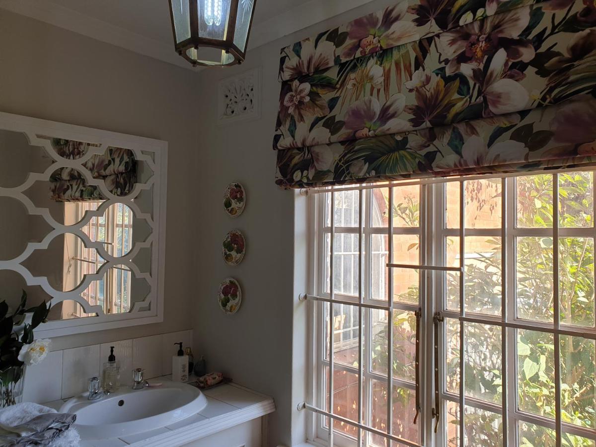 18 Pioneer Bnb Kloof Exterior photo